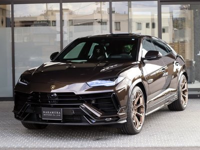 LAMBORGHINI URUS - 1