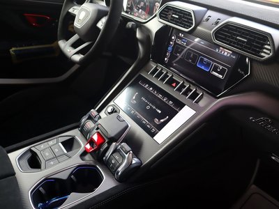 LAMBORGHINI URUS - 7