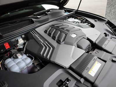 LAMBORGHINI URUS - 8