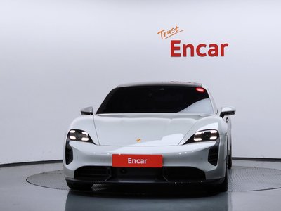 2021 Porsche TAYCAN 照片 2