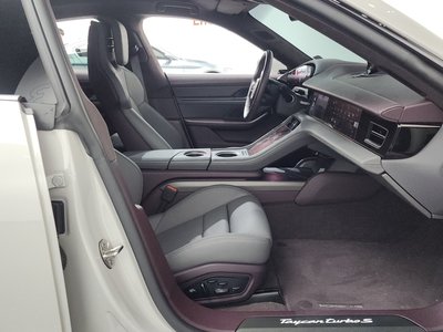 2021 Porsche TAYCAN — миниатюра 11