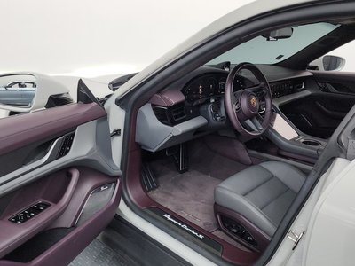 2021 Porsche TAYCAN 照片 10
