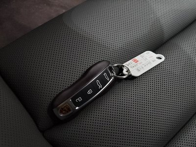 2021 Porsche TAYCAN — миниатюра 17