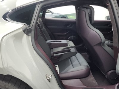 2021 Porsche TAYCAN — миниатюра 12