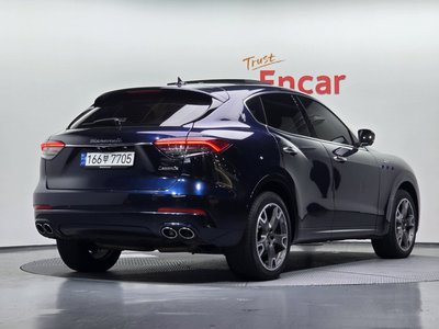 MASERATI LEVANTE - 3