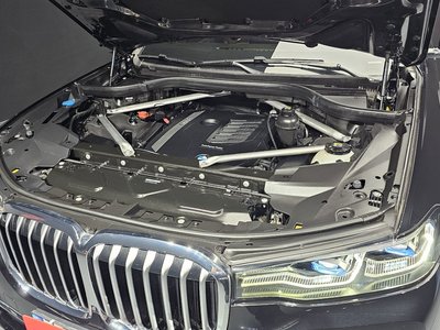 2022 BMW X7 photo 7
