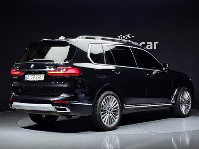 2022 BMW X7 photo 4