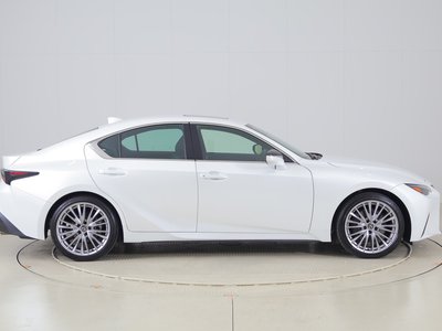LEXUS IS - 4