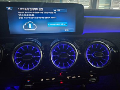 MERCEDES-BENZ CLA - 4