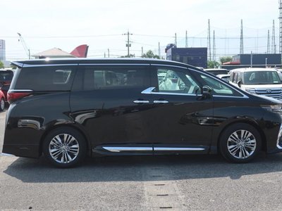 2024 Toyota ALPHARD — фото 4