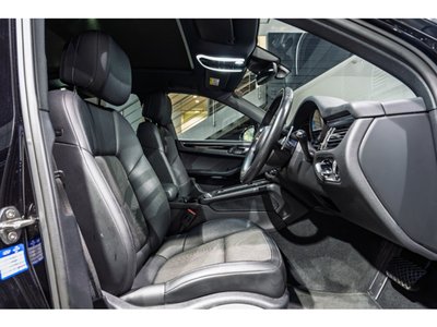 PORSCHE MACAN - 3