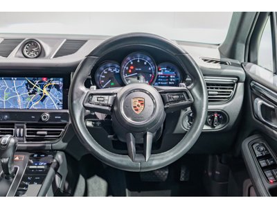 PORSCHE MACAN - 5