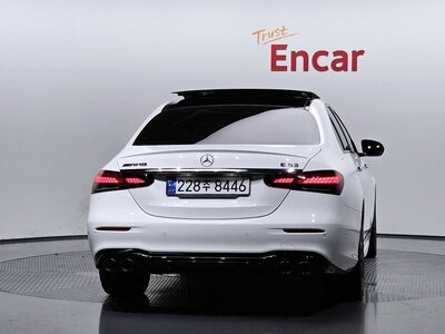 MERCEDES-BENZ E-CLASS - 3