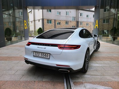 PORSCHE PANAMERA - 2