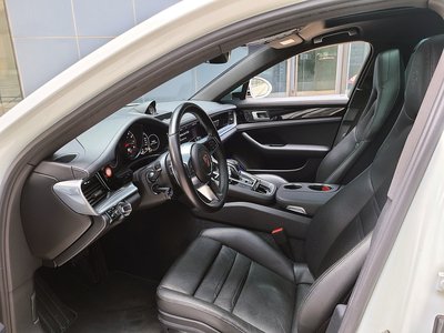 PORSCHE PANAMERA - 3