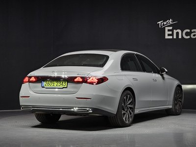 MERCEDES-BENZ E-CLASS - 4