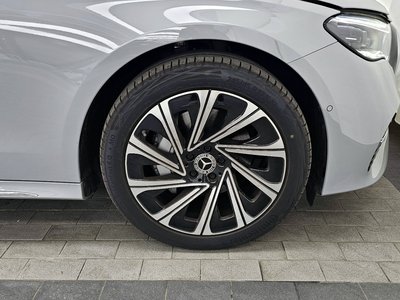 MERCEDES-BENZ E-CLASS - 8