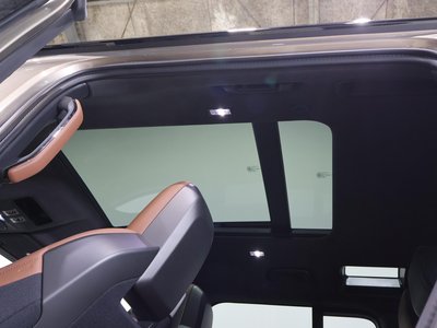 LAND ROVER DEFENDER - 10