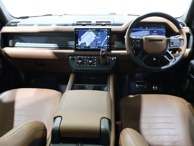 LAND ROVER DEFENDER - 4