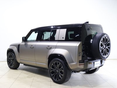 LAND ROVER DEFENDER - 2