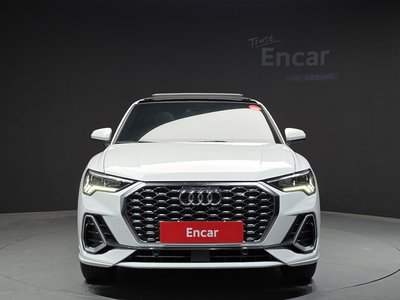 AUDI Q3 - 2