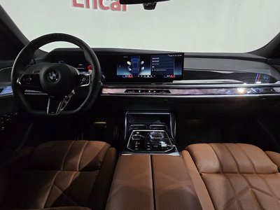 2025 BMW 7 SERIES photo 5