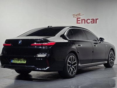 2025 BMW 7 SERIES photo 4
