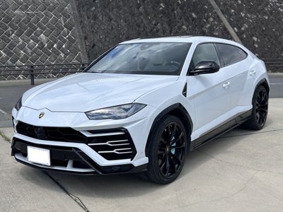 LAMBORGHINI URUS - 2