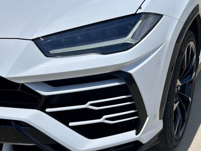 LAMBORGHINI URUS - 8