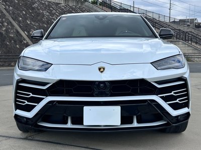 LAMBORGHINI URUS - 3