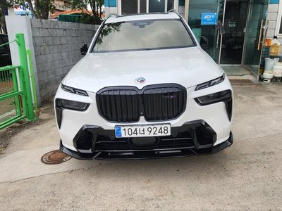 2023 BMW X7 photo 4