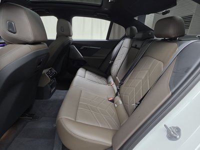 2025 BMW 5 SERIES — миниатюра 18