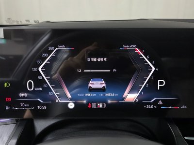 2025 BMW 5 SERIES — миниатюра 11