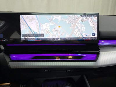 2025 BMW 5 SERIES — миниатюра 21