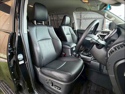 TOYOTA LAND CRUISER PRADO - 5