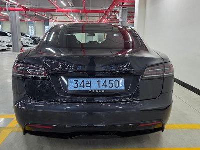 TESLA MODEL S - 3
