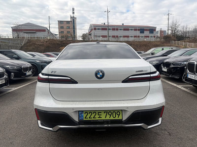 BMW I7 - 5