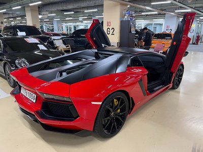 LAMBORGHINI AVENTADOR - 5