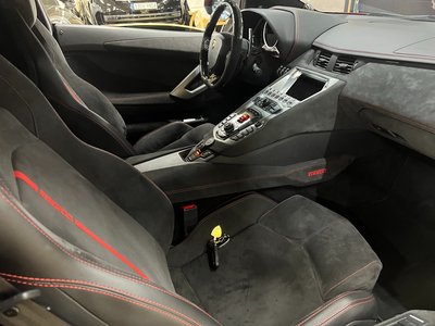 LAMBORGHINI AVENTADOR - 10