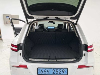 صورة مصغرة 18 لـ 2022 Genesis ELECTRIFIED GV70