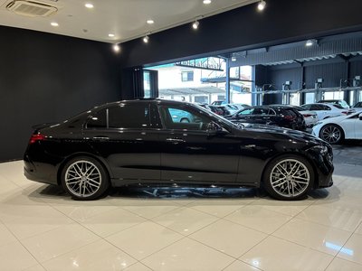 2025 MERCEDES-BENZ C-CLASS AMG photo 4