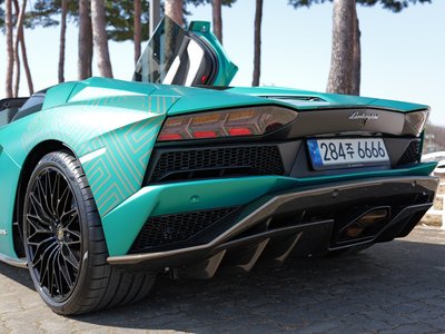 LAMBORGHINI AVENTADOR - 3