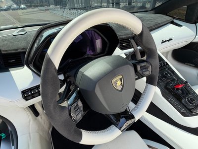 صورة مصغرة 11 لـ 2021 Lamborghini AVENTADOR
