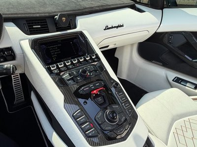 صورة مصغرة 13 لـ 2021 Lamborghini AVENTADOR
