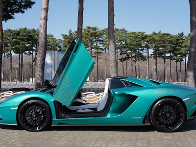 LAMBORGHINI AVENTADOR - 7