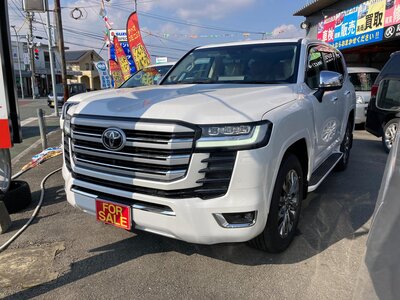 TOYOTA LAND CRUISER 300