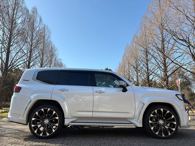 TOYOTA LAND CRUISER 300 - 5