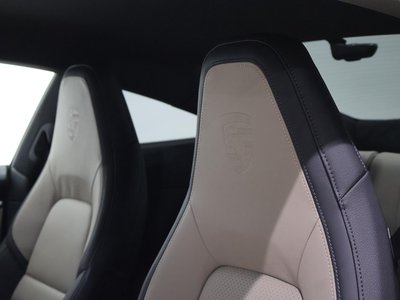 PORSCHE 911 - 6