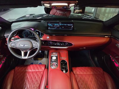 صورة 7 لـ 2023 Genesis GV70