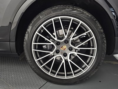 PORSCHE CAYENNE - 8